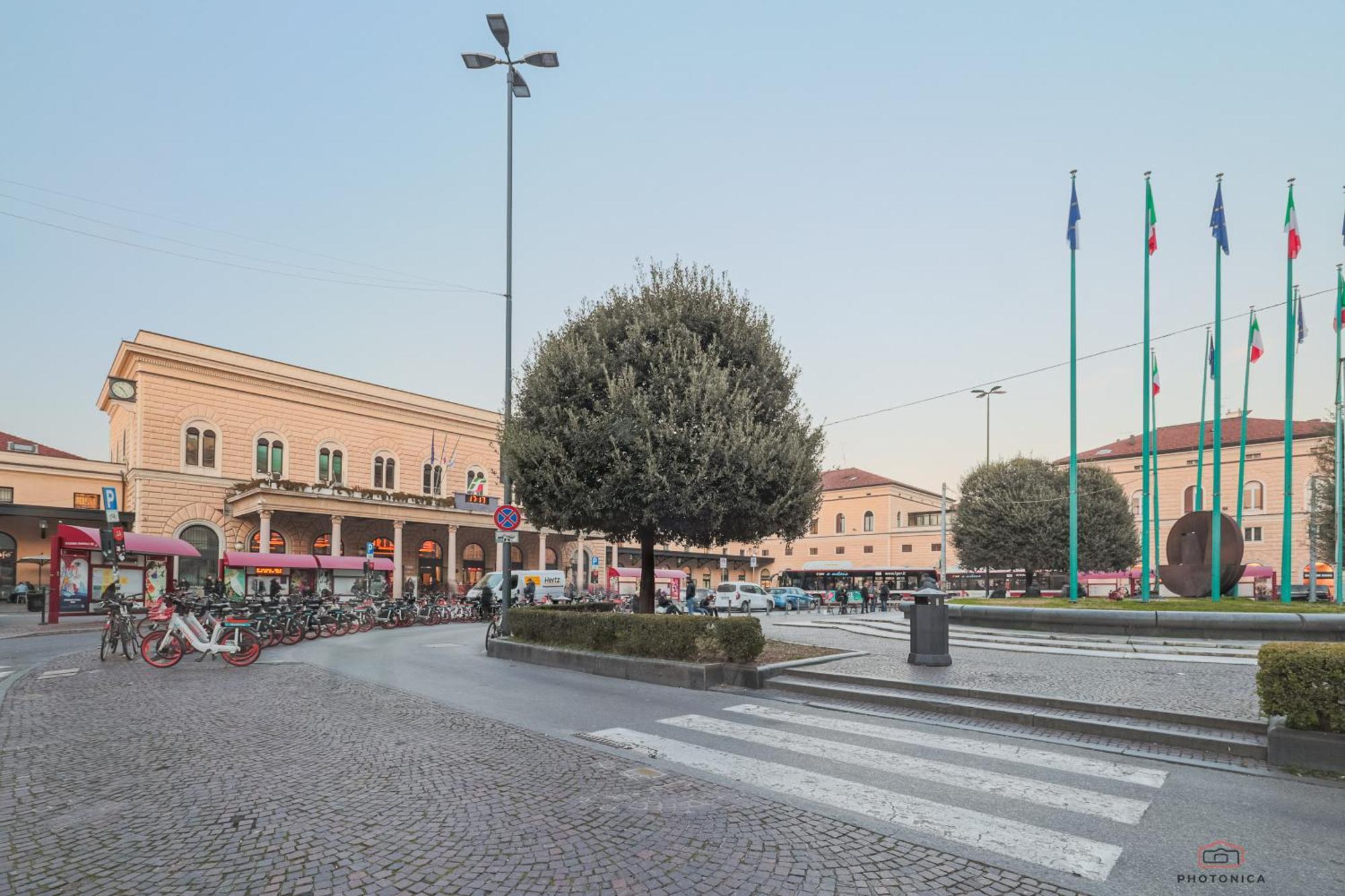 Front Station Apartment - Stazione Centrale Di โบโลญญา ภายนอก รูปภาพ