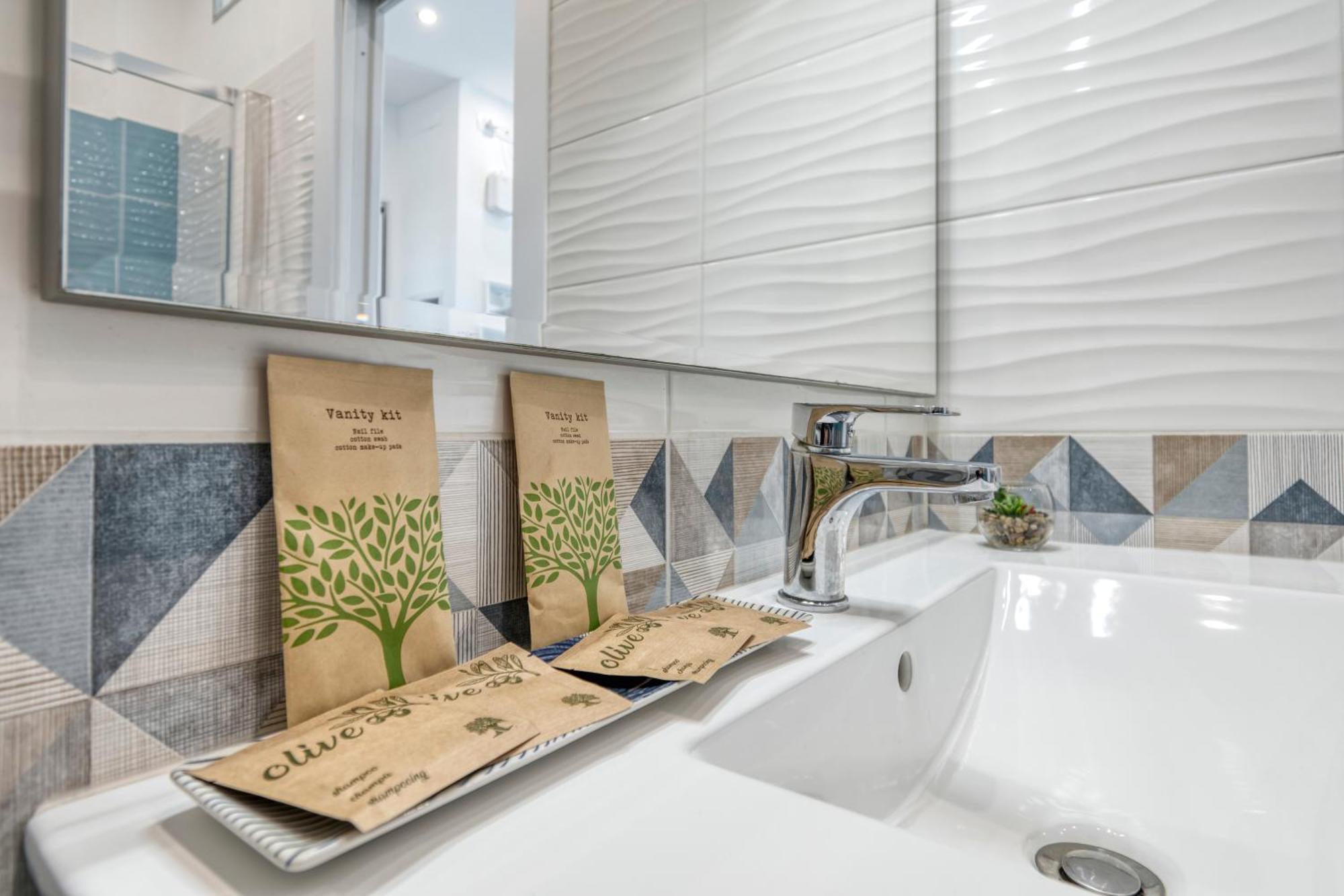 Front Station Apartment - Stazione Centrale Di โบโลญญา ภายนอก รูปภาพ