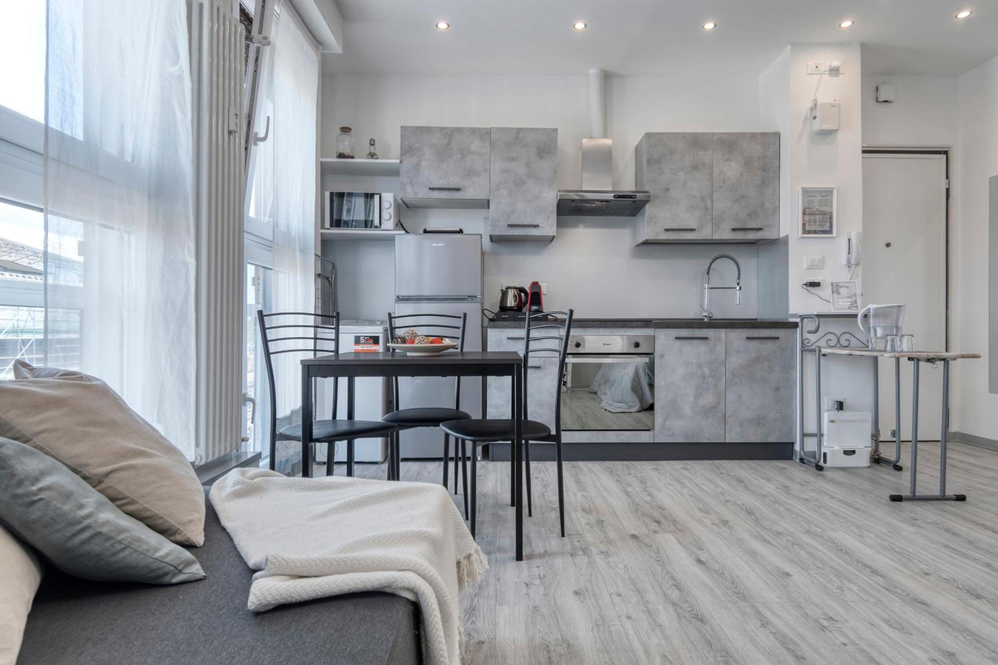 Front Station Apartment - Stazione Centrale Di โบโลญญา ภายนอก รูปภาพ